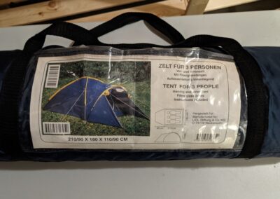 Zelt für 3 Personen in schwarzer Tasche