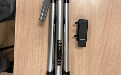 Kamera-Stativ mit Smartphonehalterung